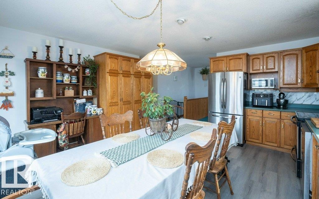 












5116 51 Avenue

,
Pickardville,




AB
T0G 1W0

