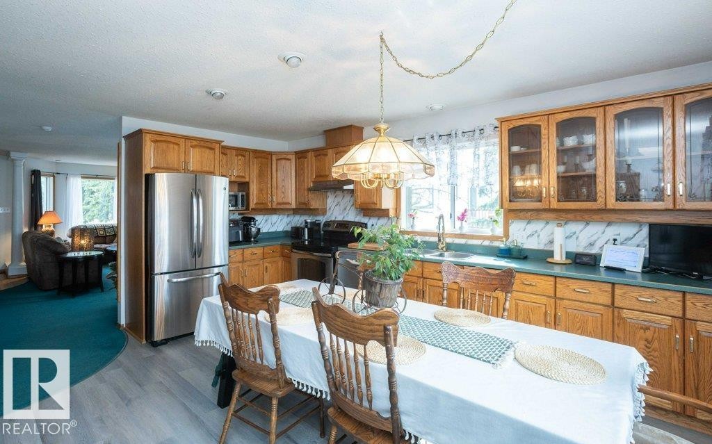 












5116 51 Avenue

,
Pickardville,




AB
T0G 1W0

