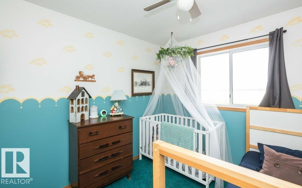












5116 51 Avenue

,
Pickardville,




AB
T0G 1W0

