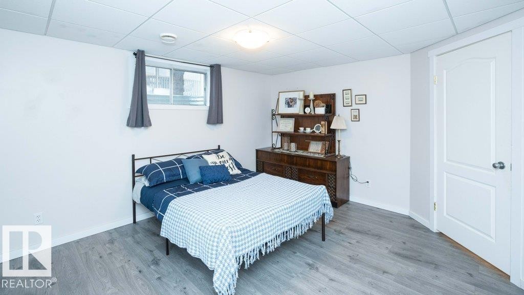 












5116 51 Avenue

,
Pickardville,




AB
T0G 1W0

