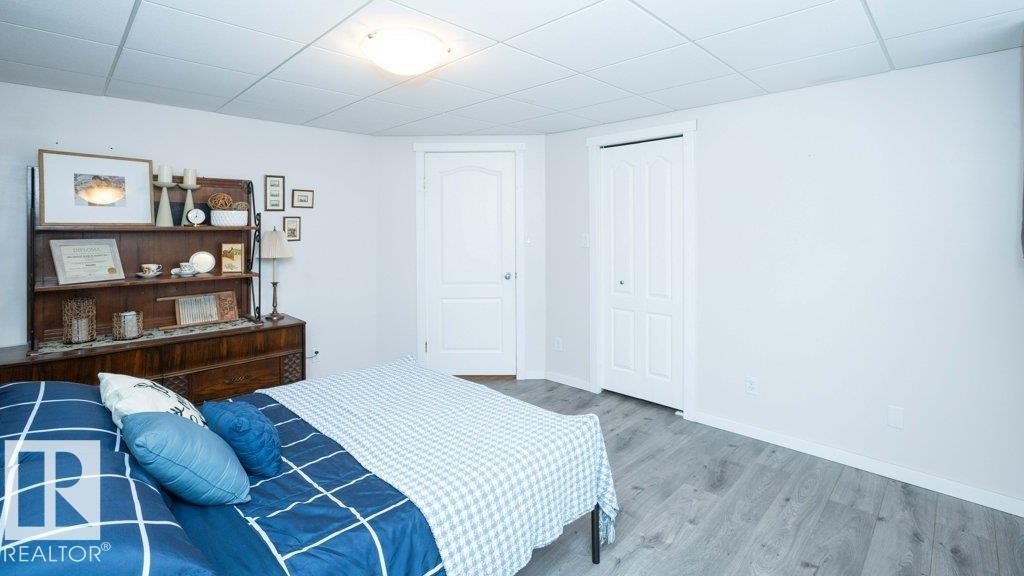 












5116 51 Avenue

,
Pickardville,




AB
T0G 1W0

