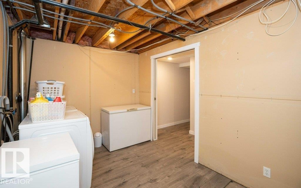 












5116 51 Avenue

,
Pickardville,




AB
T0G 1W0

