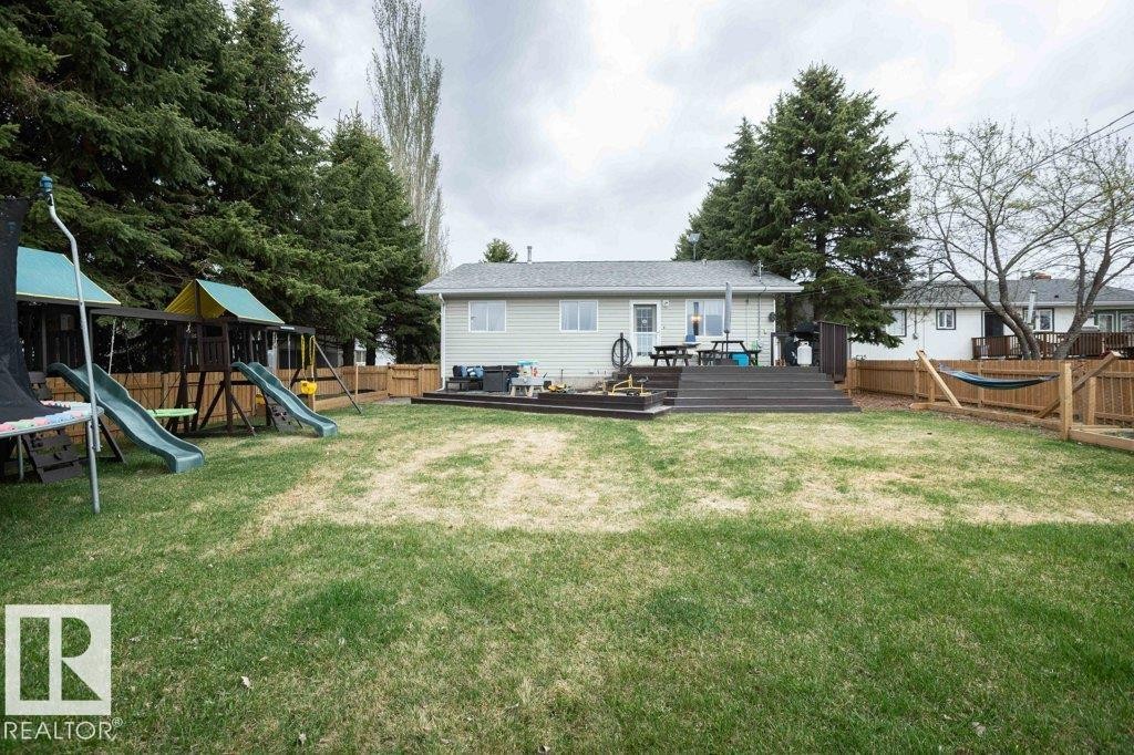 












5116 51 Avenue

,
Pickardville,




AB
T0G 1W0

