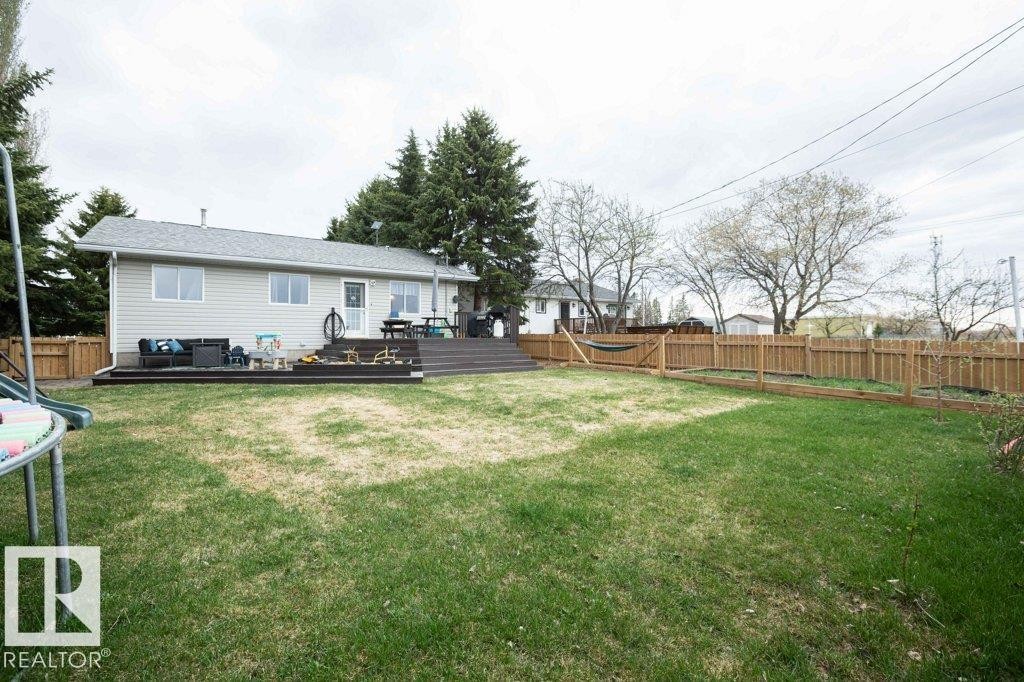 












5116 51 Avenue

,
Pickardville,




AB
T0G 1W0

