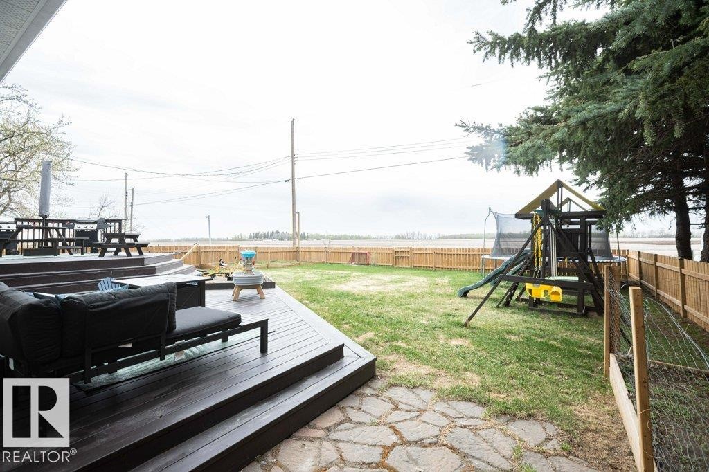












5116 51 Avenue

,
Pickardville,




AB
T0G 1W0

