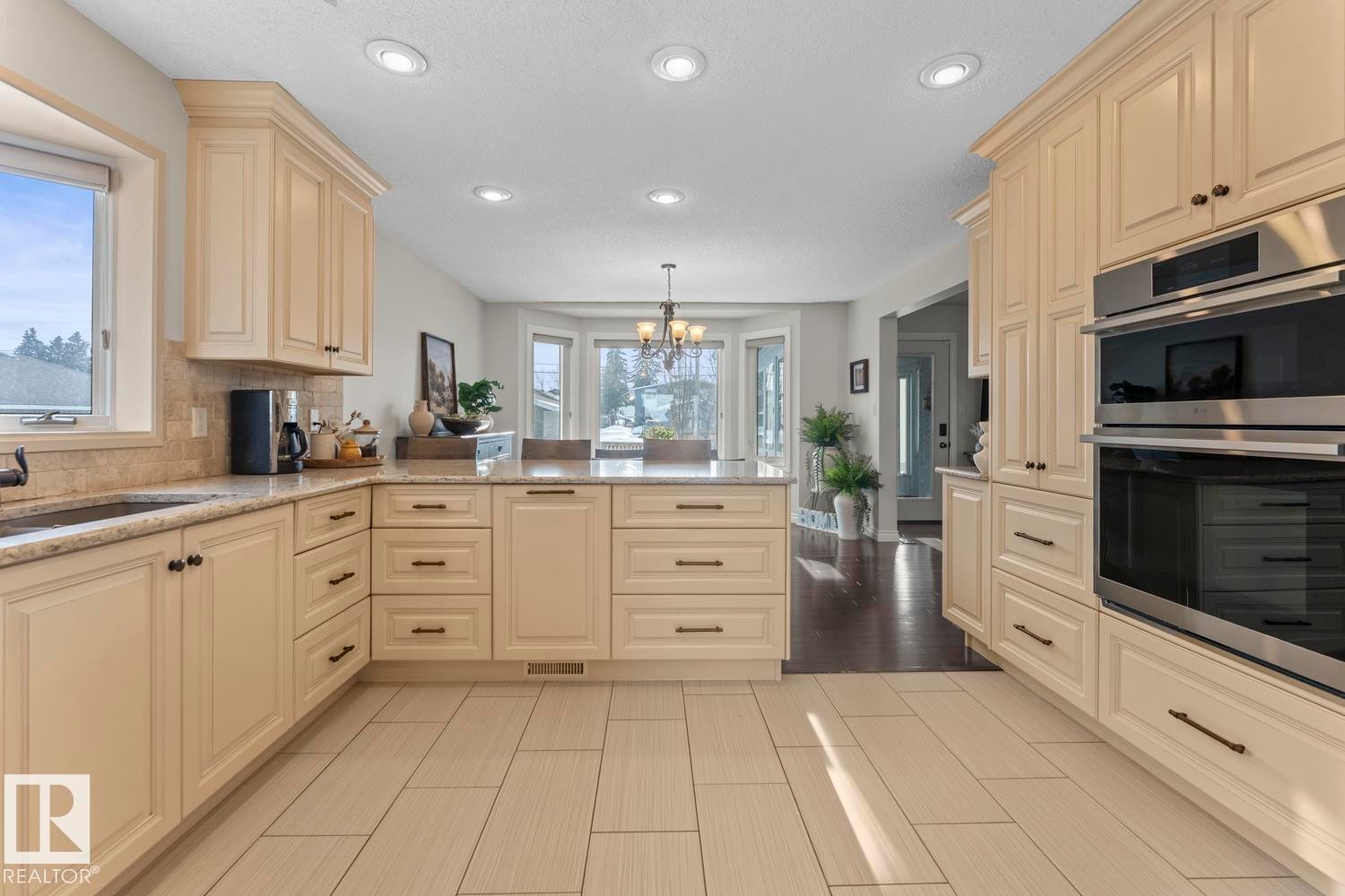 












515 Lakeshore Drive

,
Cold Lake,




AB
T9M 1A2

