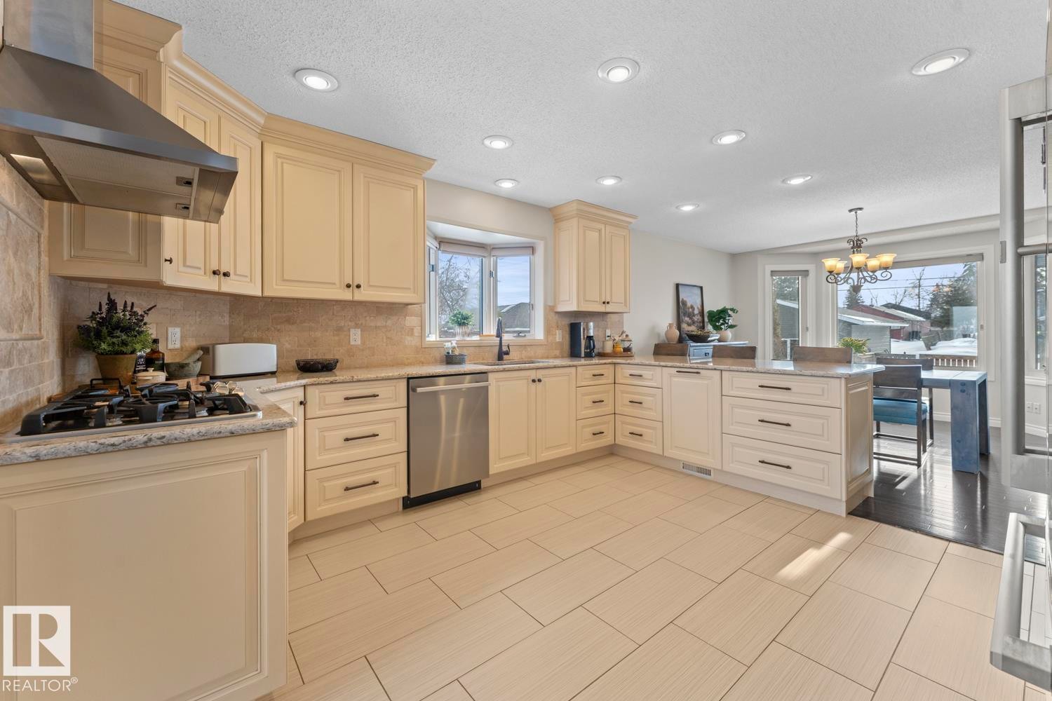 












515 Lakeshore Drive

,
Cold Lake,




AB
T9M 1A2

