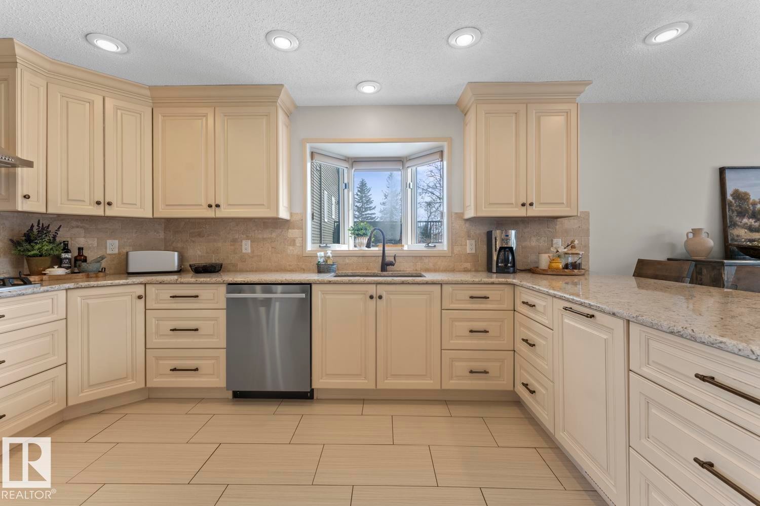 












515 Lakeshore Drive

,
Cold Lake,




AB
T9M 1A2

