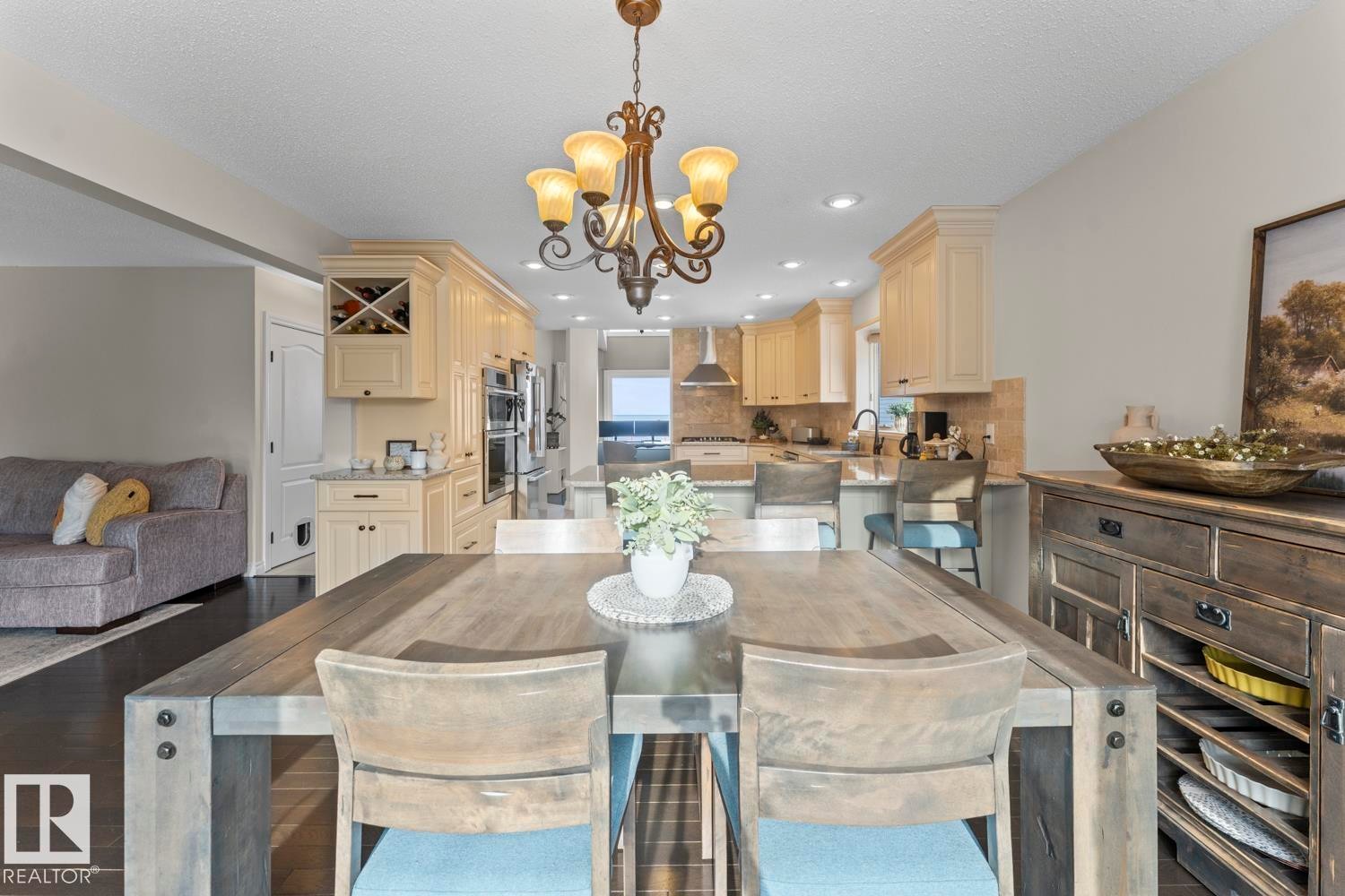 












515 Lakeshore Drive

,
Cold Lake,




AB
T9M 1A2

