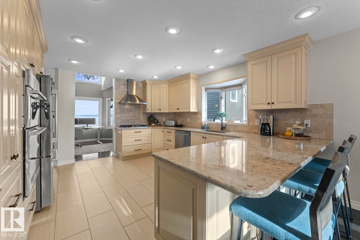 












515 Lakeshore Drive

,
Cold Lake,




AB
T9M 1A2

