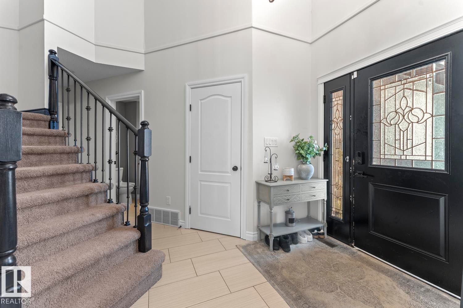 












515 Lakeshore Drive

,
Cold Lake,




AB
T9M 1A2


