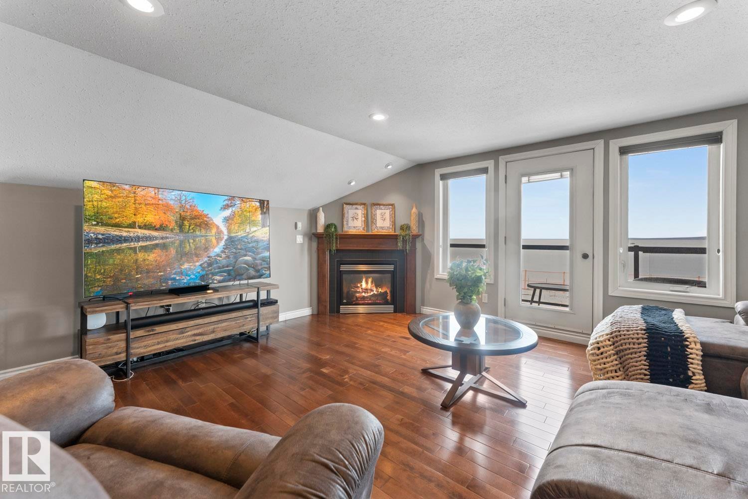 












515 Lakeshore Drive

,
Cold Lake,




AB
T9M 1A2

