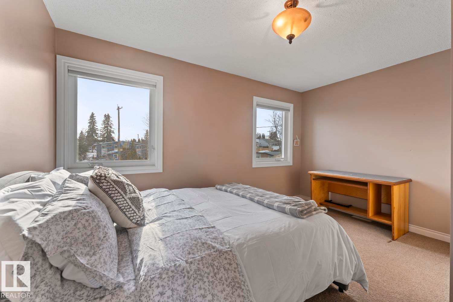 












515 Lakeshore Drive

,
Cold Lake,




AB
T9M 1A2

