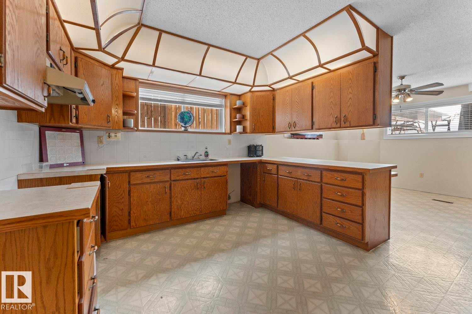 












515 Lakeshore Drive

,
Cold Lake,




AB
T9M 1A2

