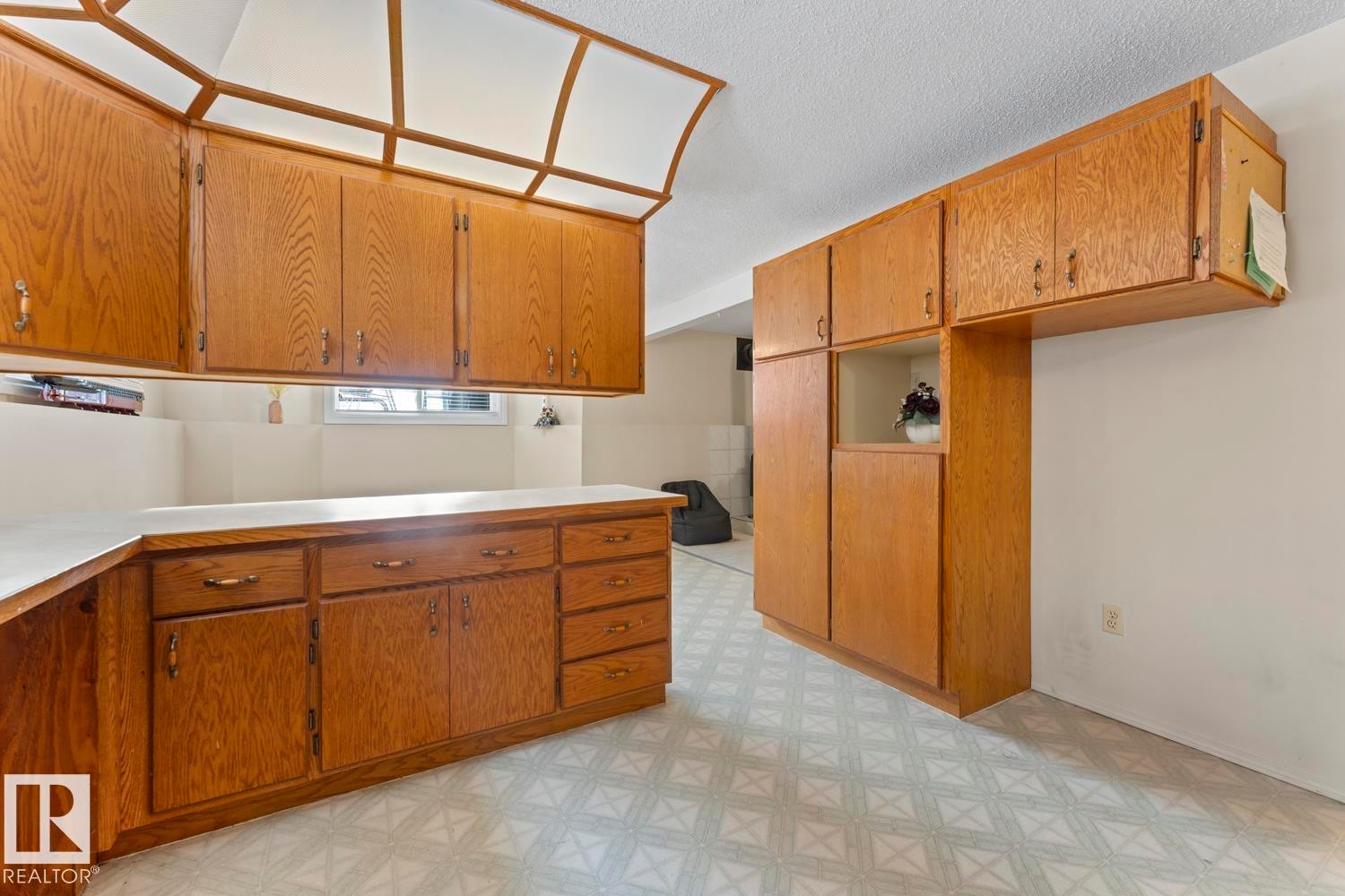 












515 Lakeshore Drive

,
Cold Lake,




AB
T9M 1A2

