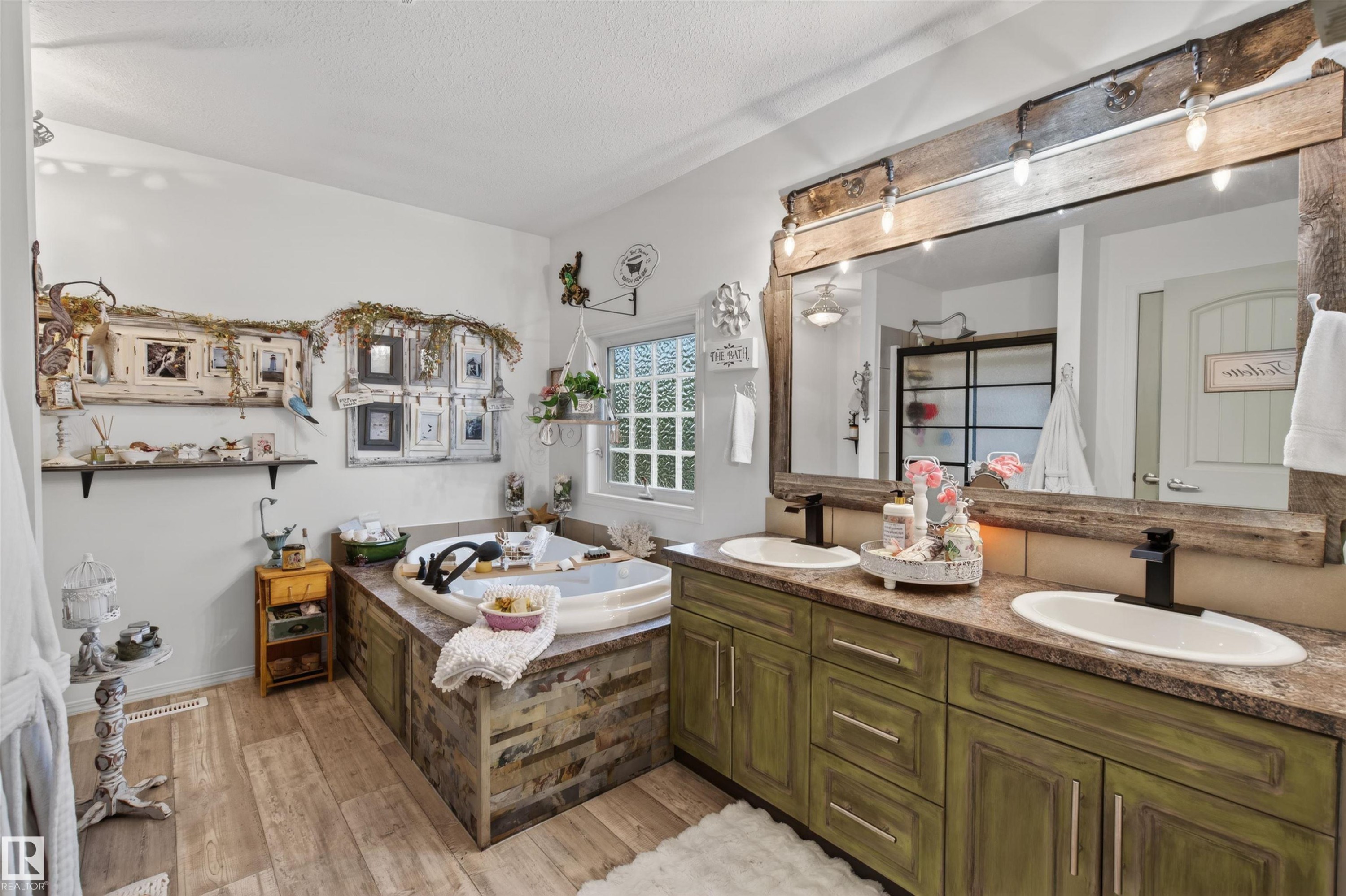 












#116 59526 Hwy 657

,
Rural Bonnyville M.D.,




AB
T9N 2G3

