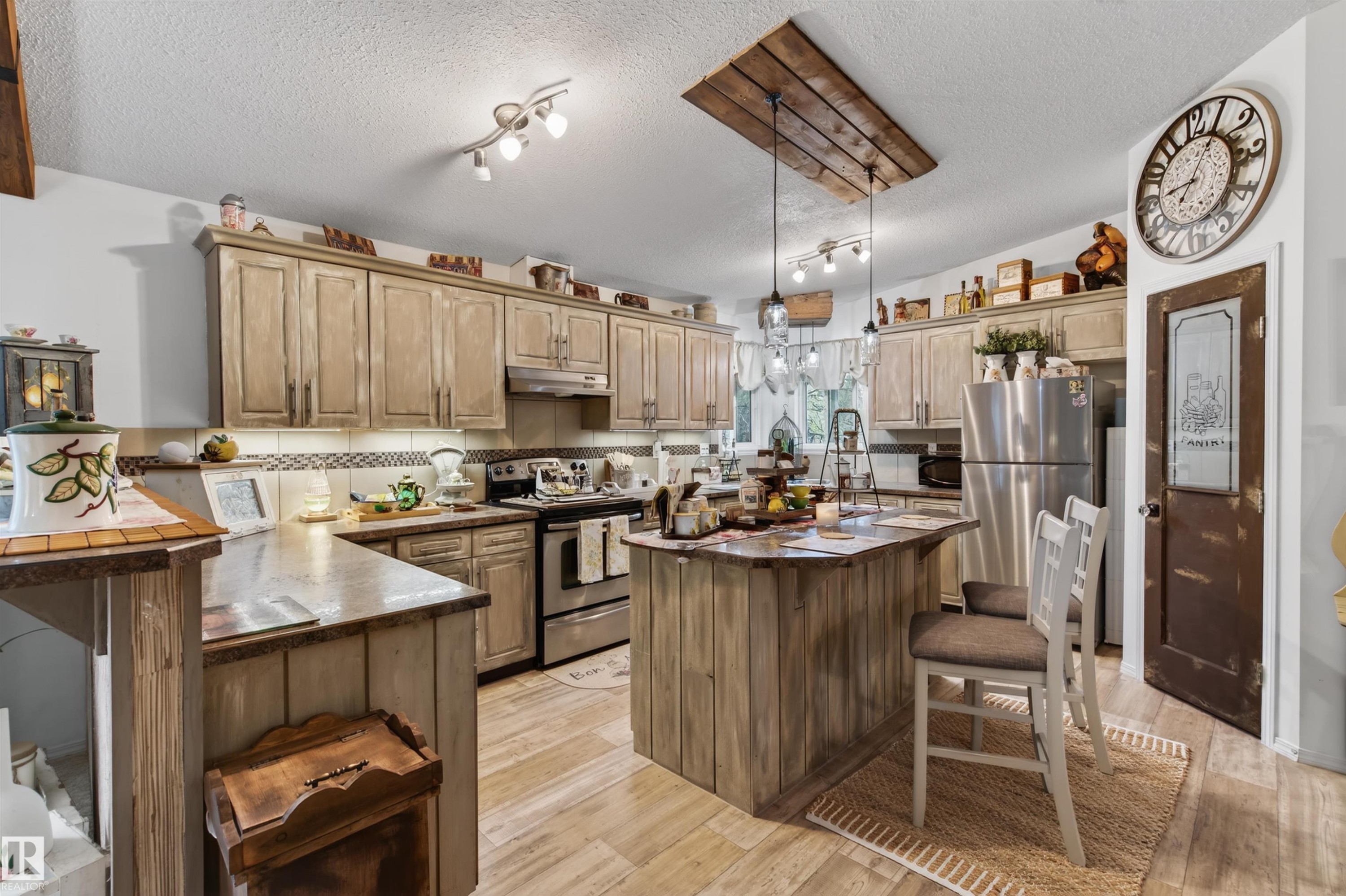 












#116 59526 Hwy 657

,
Rural Bonnyville M.D.,




AB
T9N 2G3

