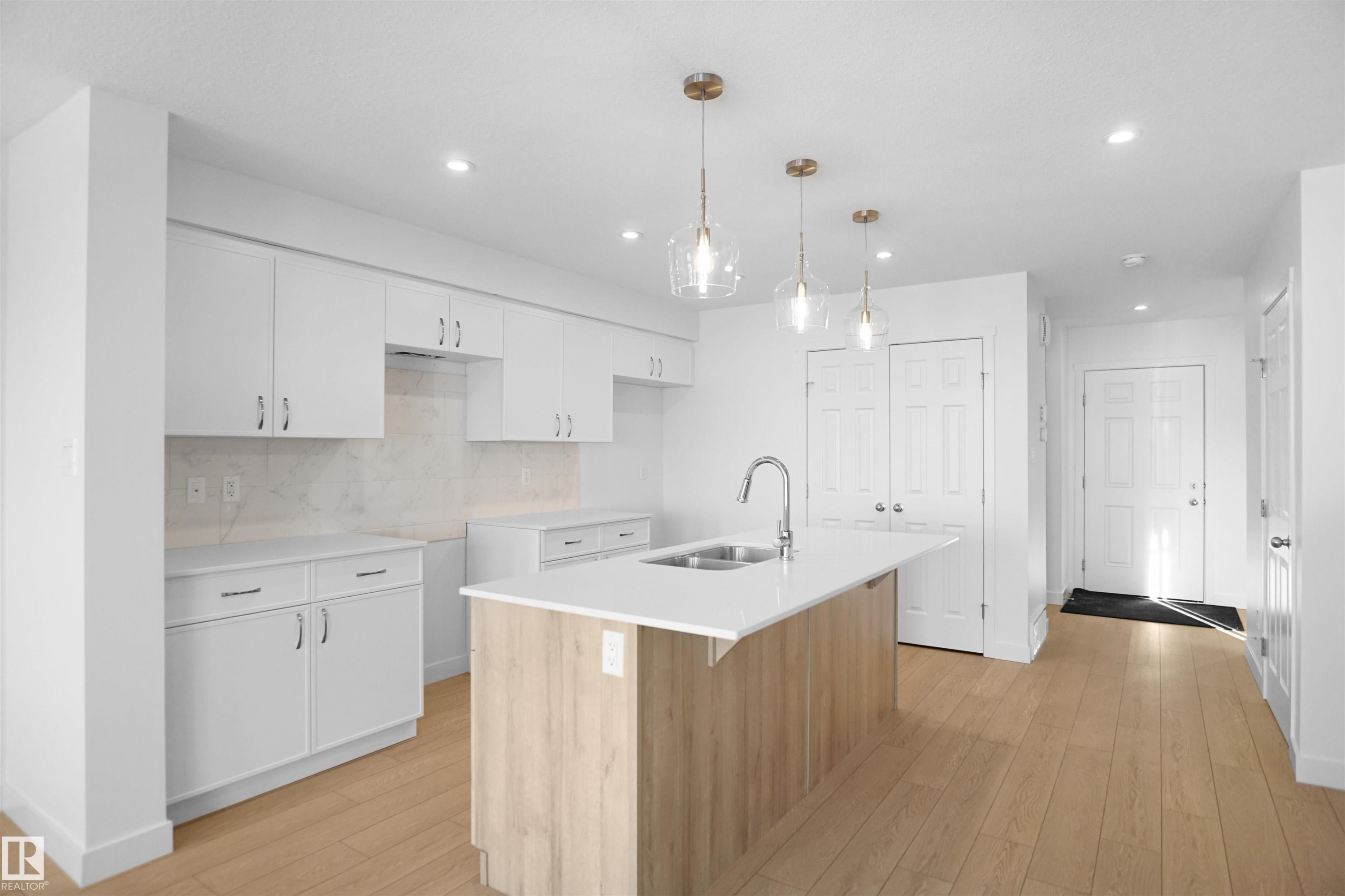 












1537 208 Street

,
Edmonton,




AB
T6W 5T6

