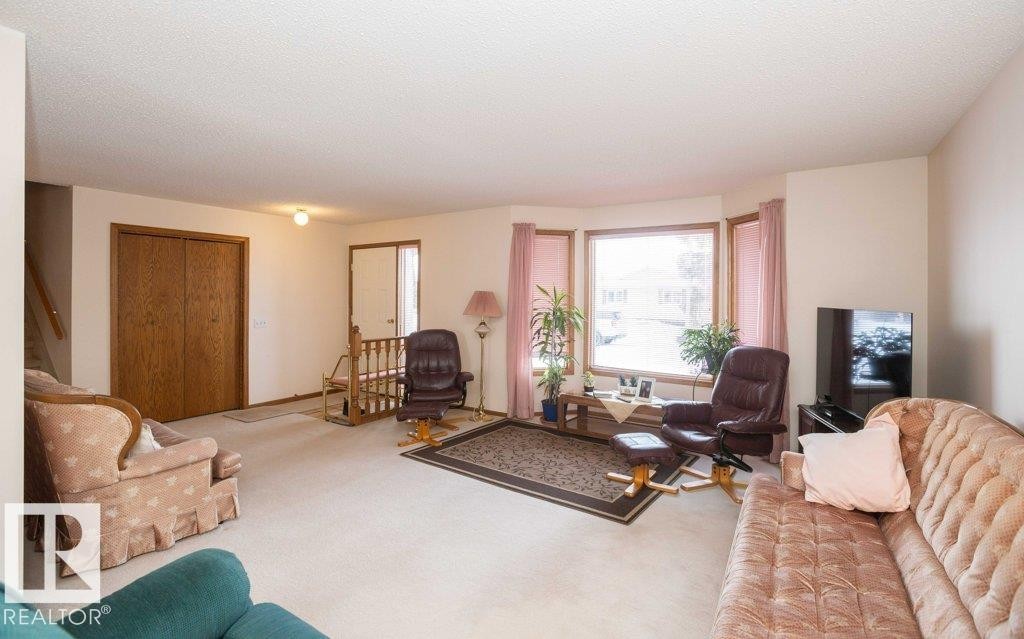 












11003 104 Street

,
Westlock,




AB
T7P 1G5

