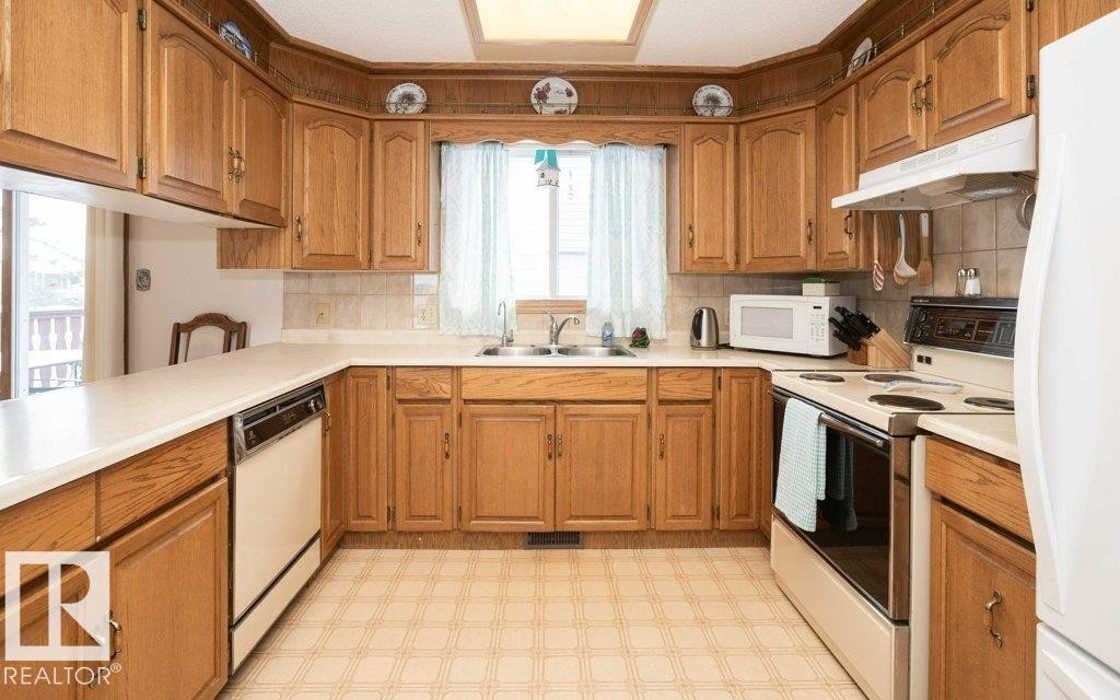 












11003 104 Street

,
Westlock,




AB
T7P 1G5

