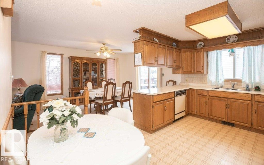 












11003 104 Street

,
Westlock,




AB
T7P 1G5

