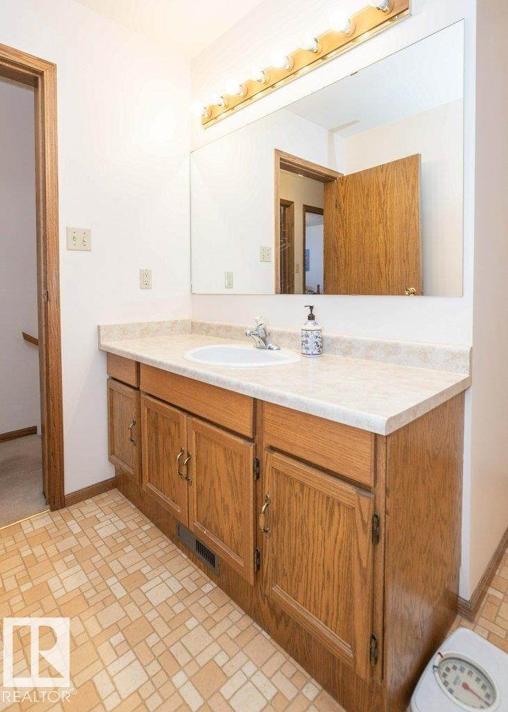 












11003 104 Street

,
Westlock,




AB
T7P 1G5

