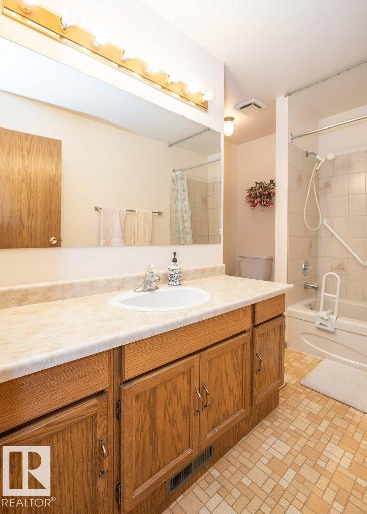 












11003 104 Street

,
Westlock,




AB
T7P 1G5

