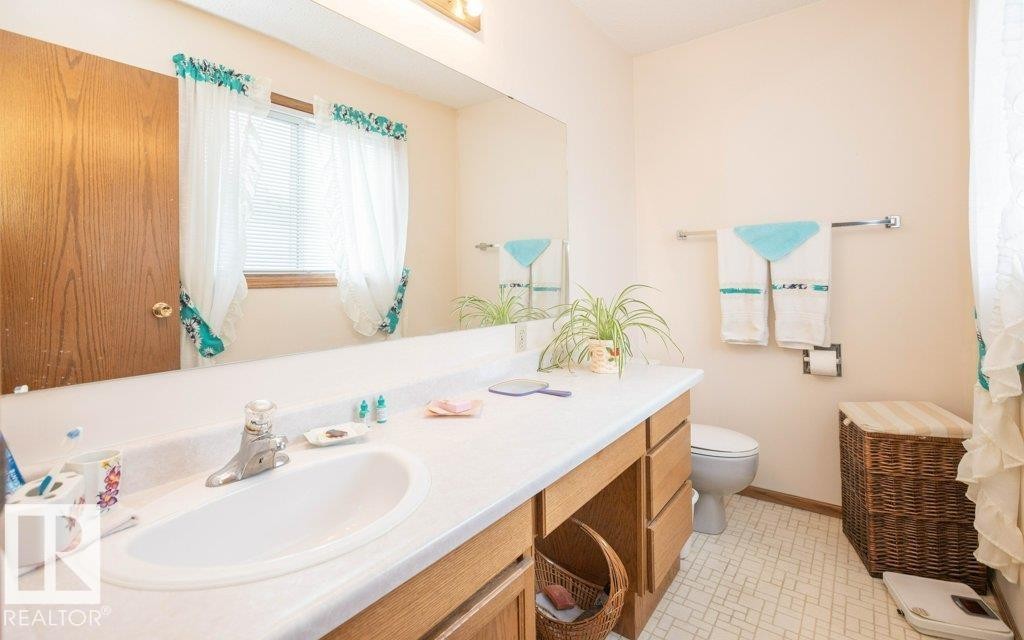 












11003 104 Street

,
Westlock,




AB
T7P 1G5

