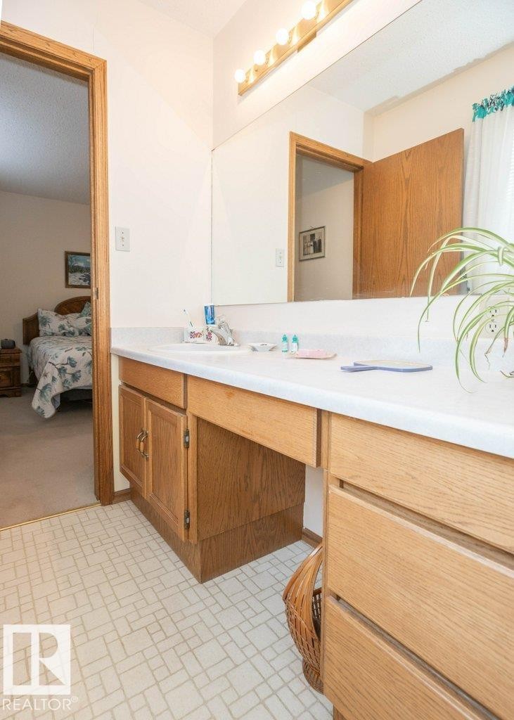 












11003 104 Street

,
Westlock,




AB
T7P 1G5

