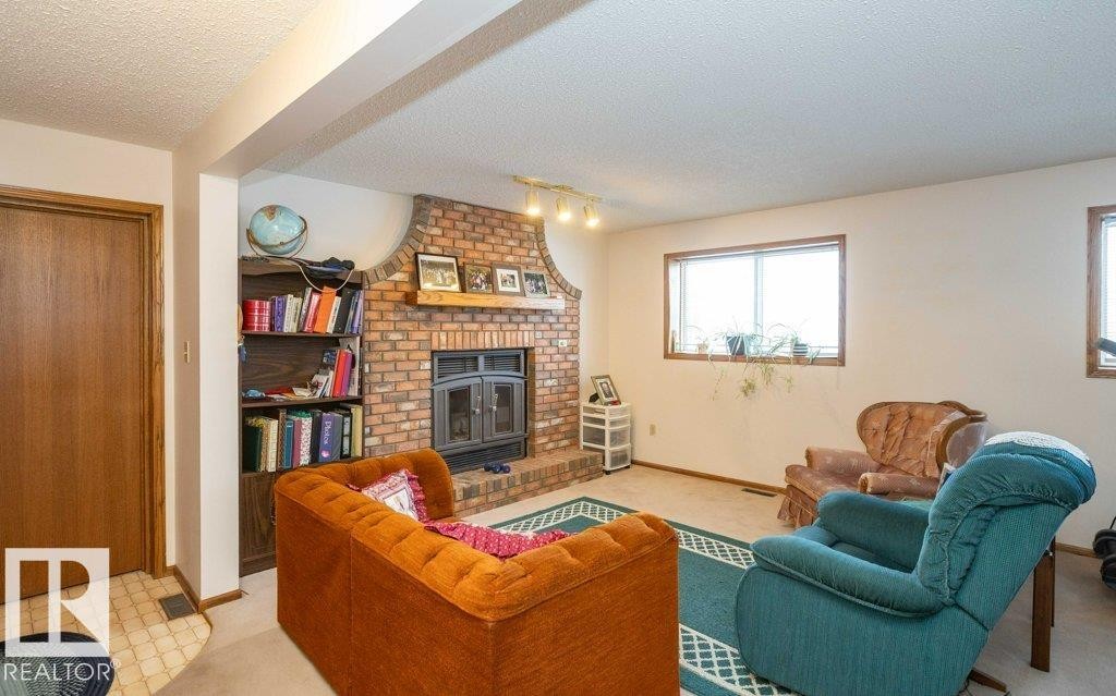 












11003 104 Street

,
Westlock,




AB
T7P 1G5

