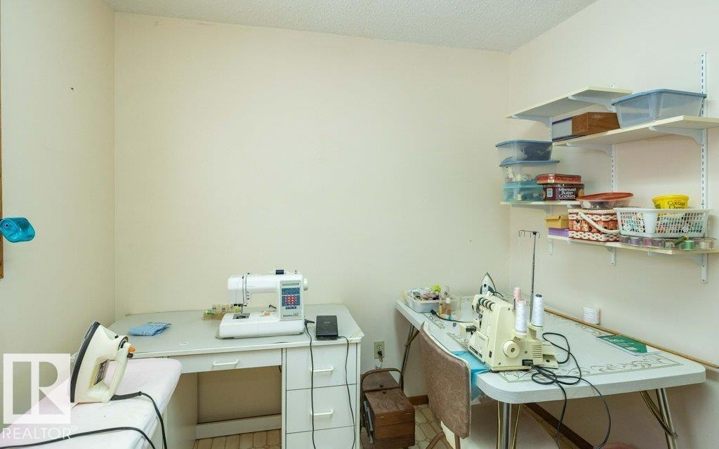 












11003 104 Street

,
Westlock,




AB
T7P 1G5

