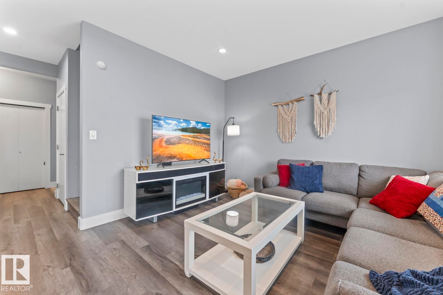 












6810A Tri City Way

,
Cold Lake,




AB
T9M 0L3

