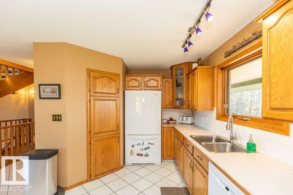 












8 Sunrise DR Summer Village of Larkspur

,
Rural Westlock County,




AB
T0G 0S0

