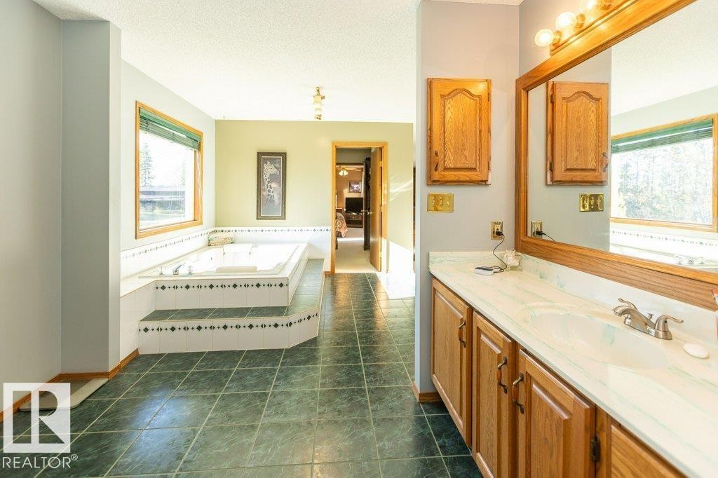 












8 Sunrise DR Summer Village of Larkspur

,
Rural Westlock County,




AB
T0G 0S0

