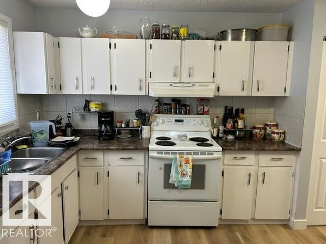 












51 Mcleod Place

,
Edmonton,




AB
T5A 3A8

