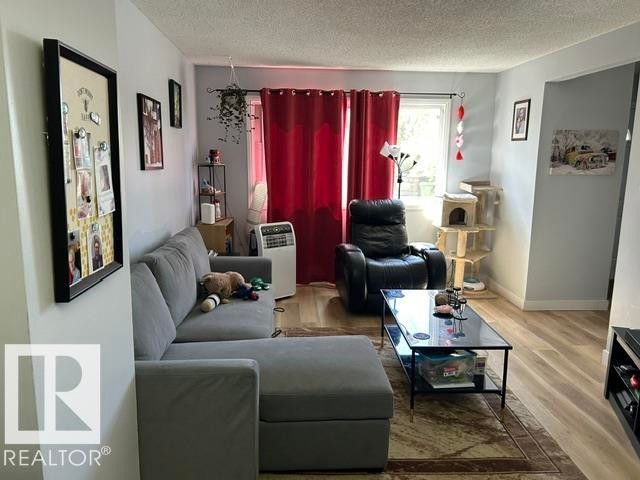 












51 Mcleod Place

,
Edmonton,




AB
T5A 3A8

