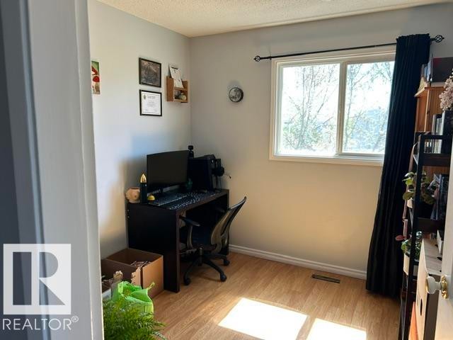 












51 Mcleod Place

,
Edmonton,




AB
T5A 3A8

