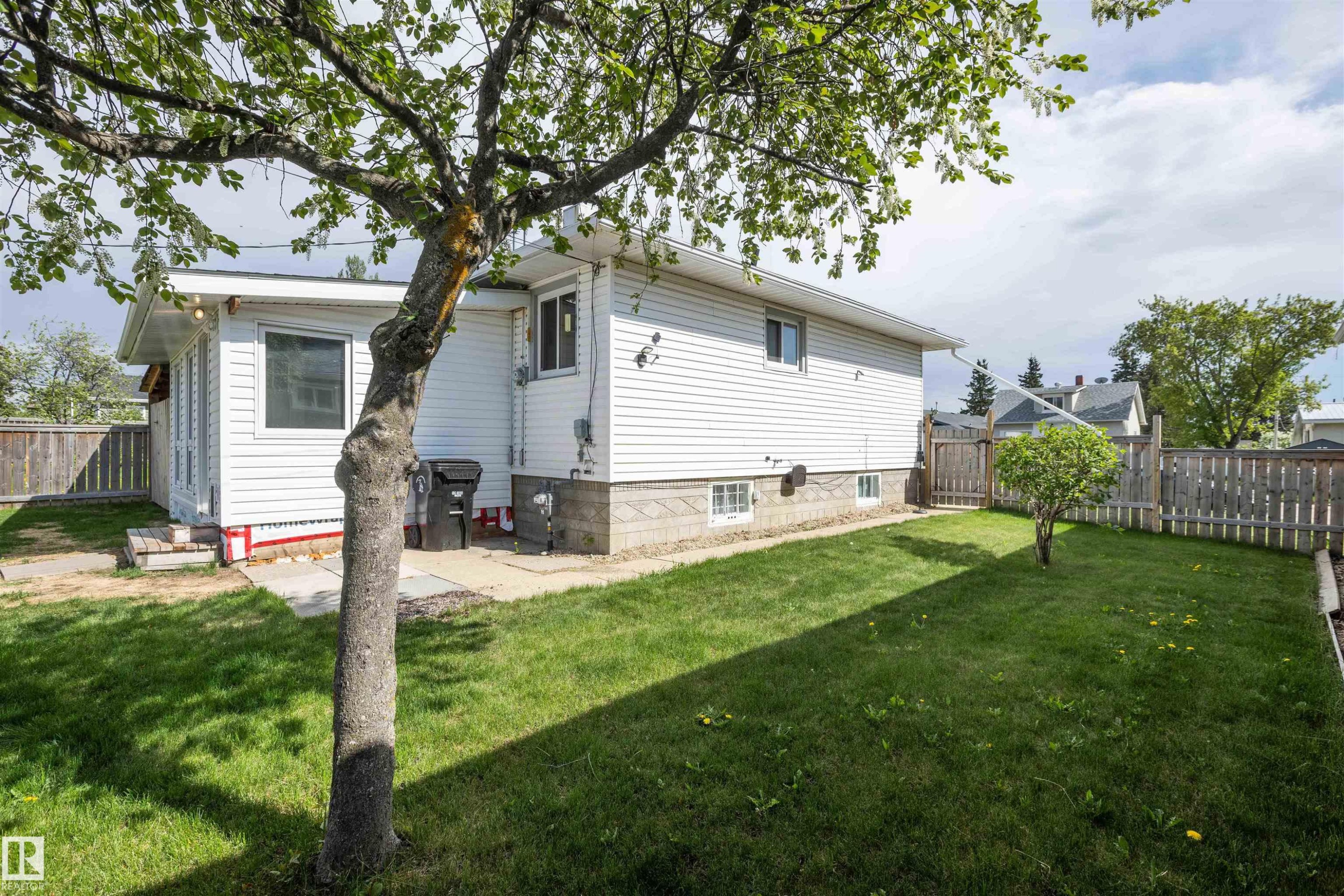 












4414 54 Avenue

,
Barrhead,




AB
T7N 1J9

