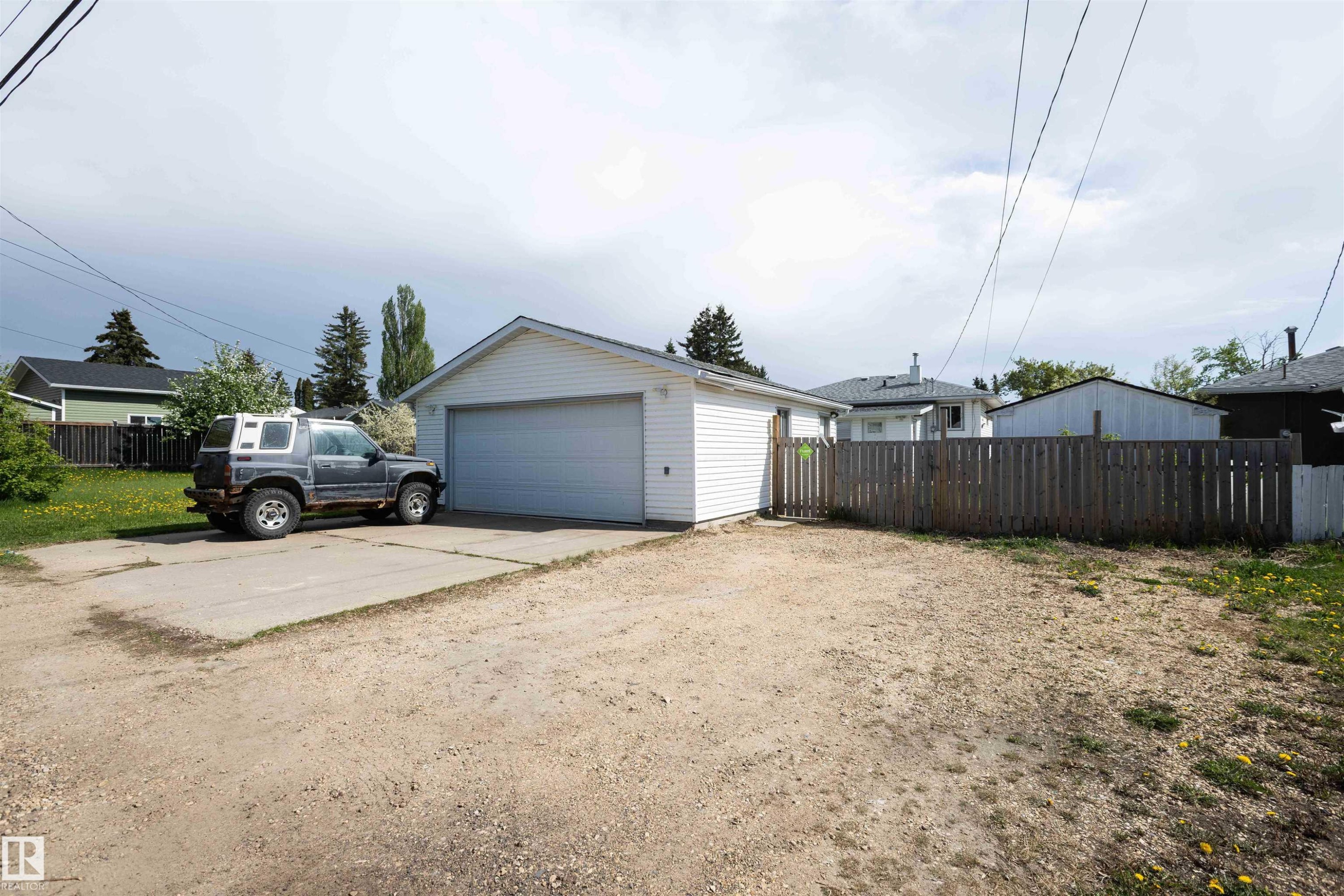 












4414 54 Avenue

,
Barrhead,




AB
T7N 1J9

