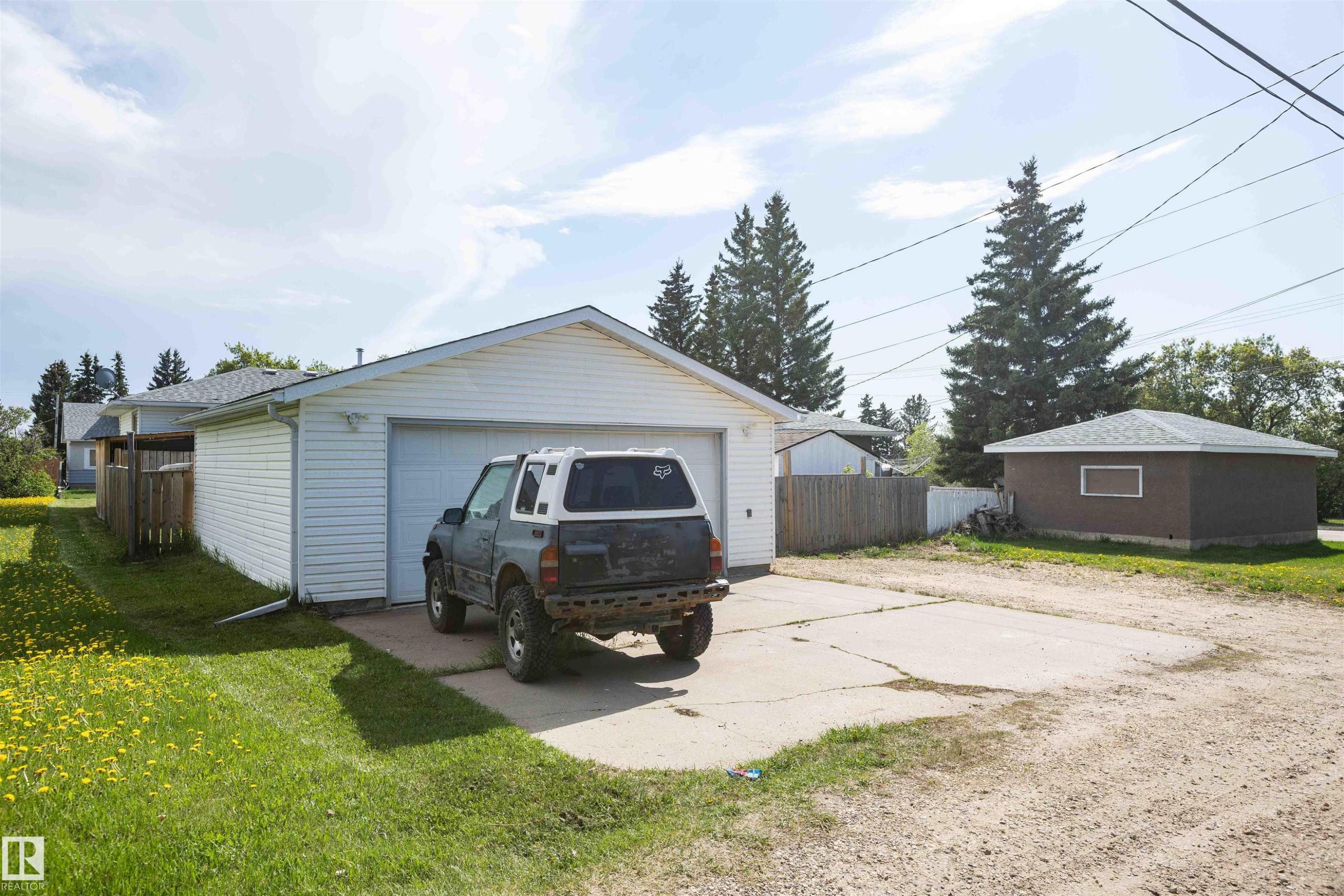 












4414 54 Avenue

,
Barrhead,




AB
T7N 1J9


