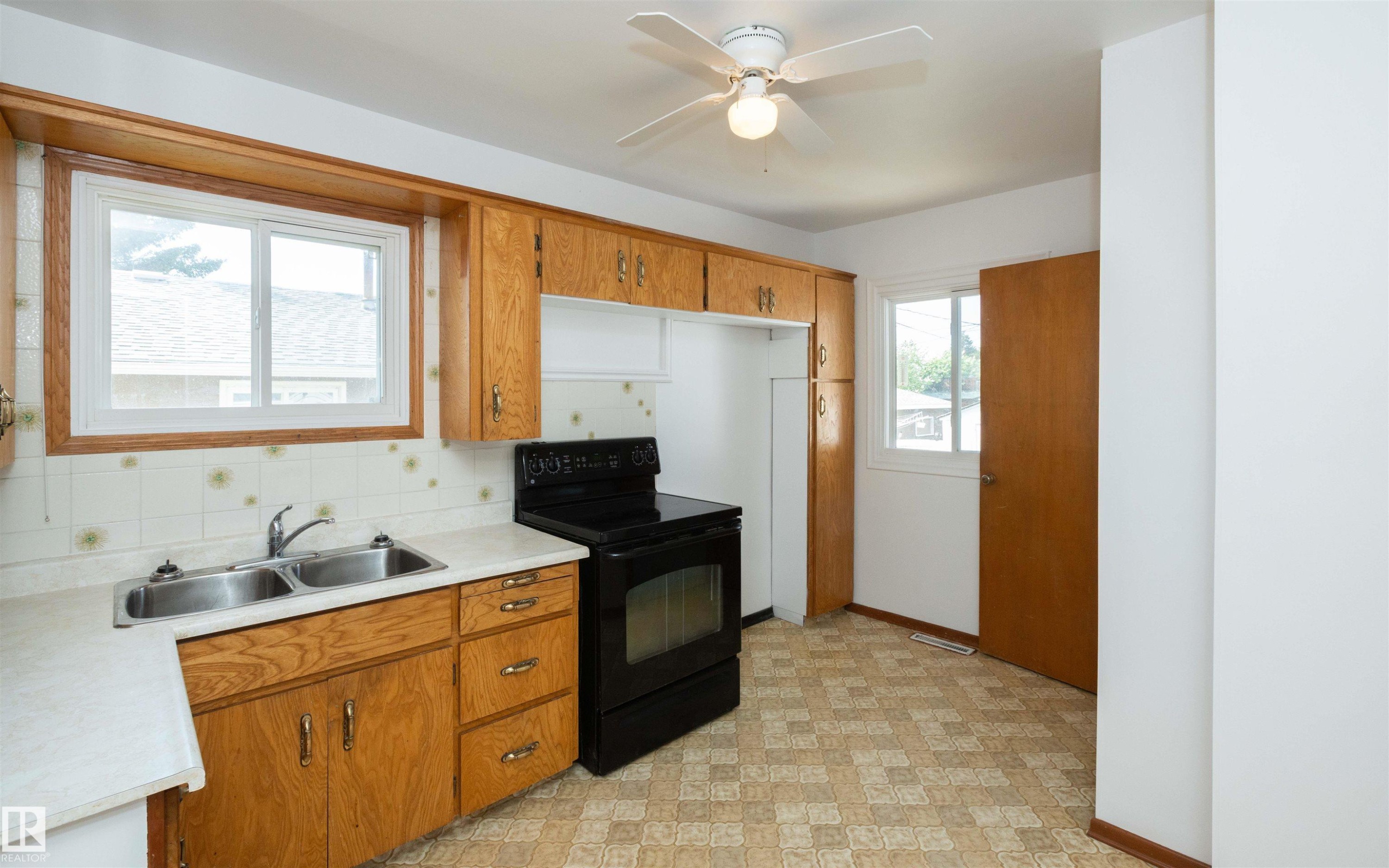 












4414 54 Avenue

,
Barrhead,




AB
T7N 1J9

