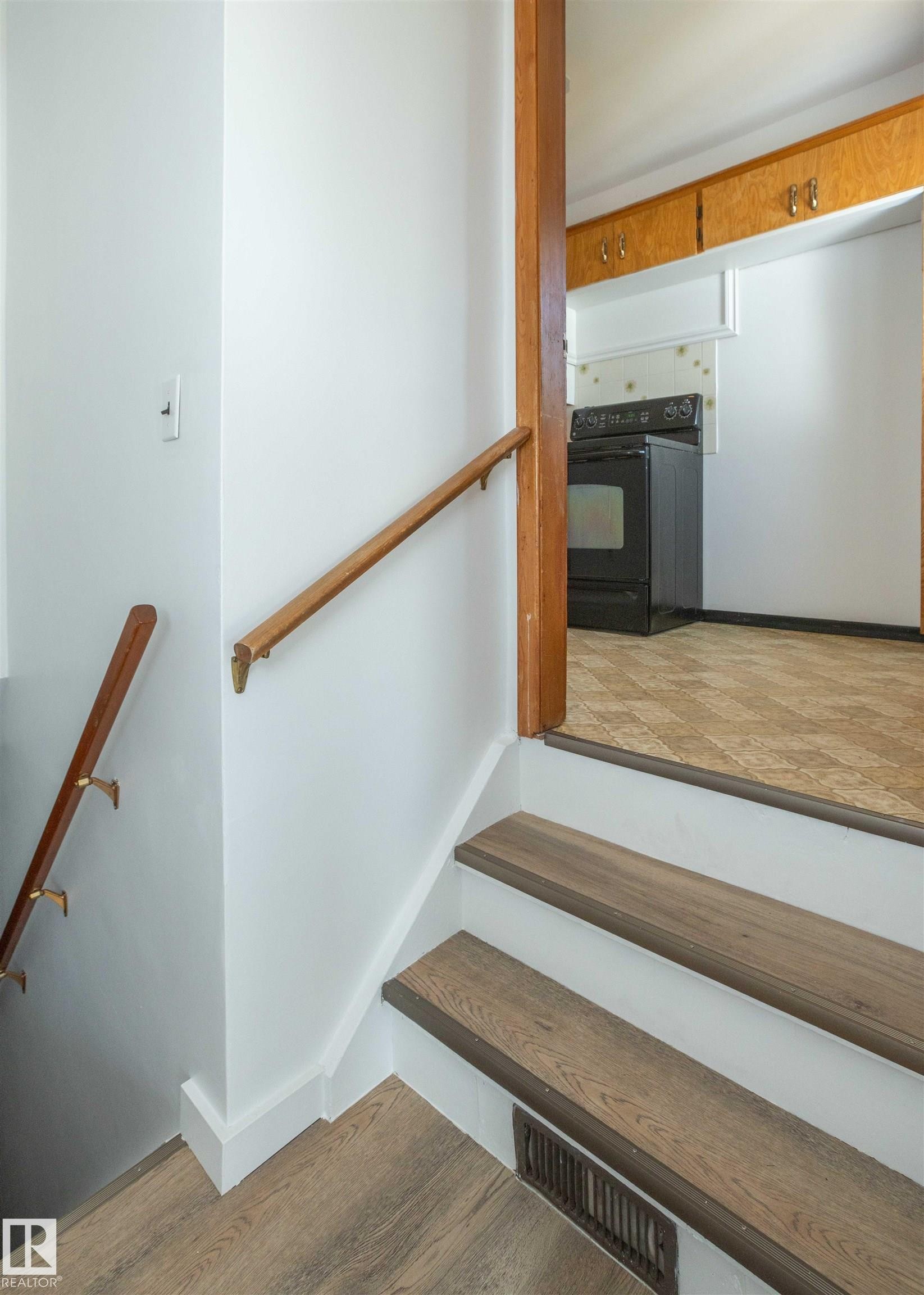 












4414 54 Avenue

,
Barrhead,




AB
T7N 1J9

