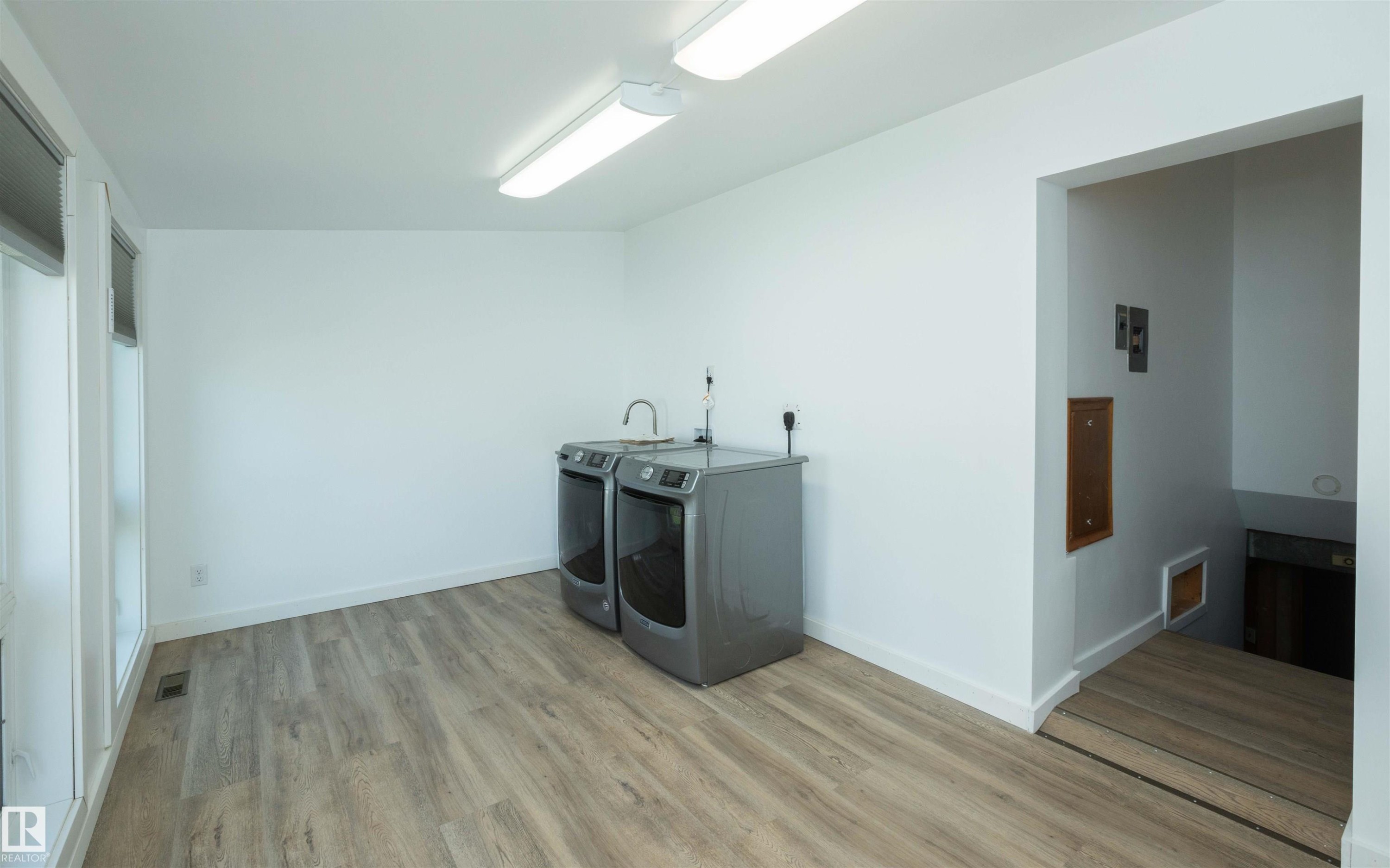 












4414 54 Avenue

,
Barrhead,




AB
T7N 1J9

