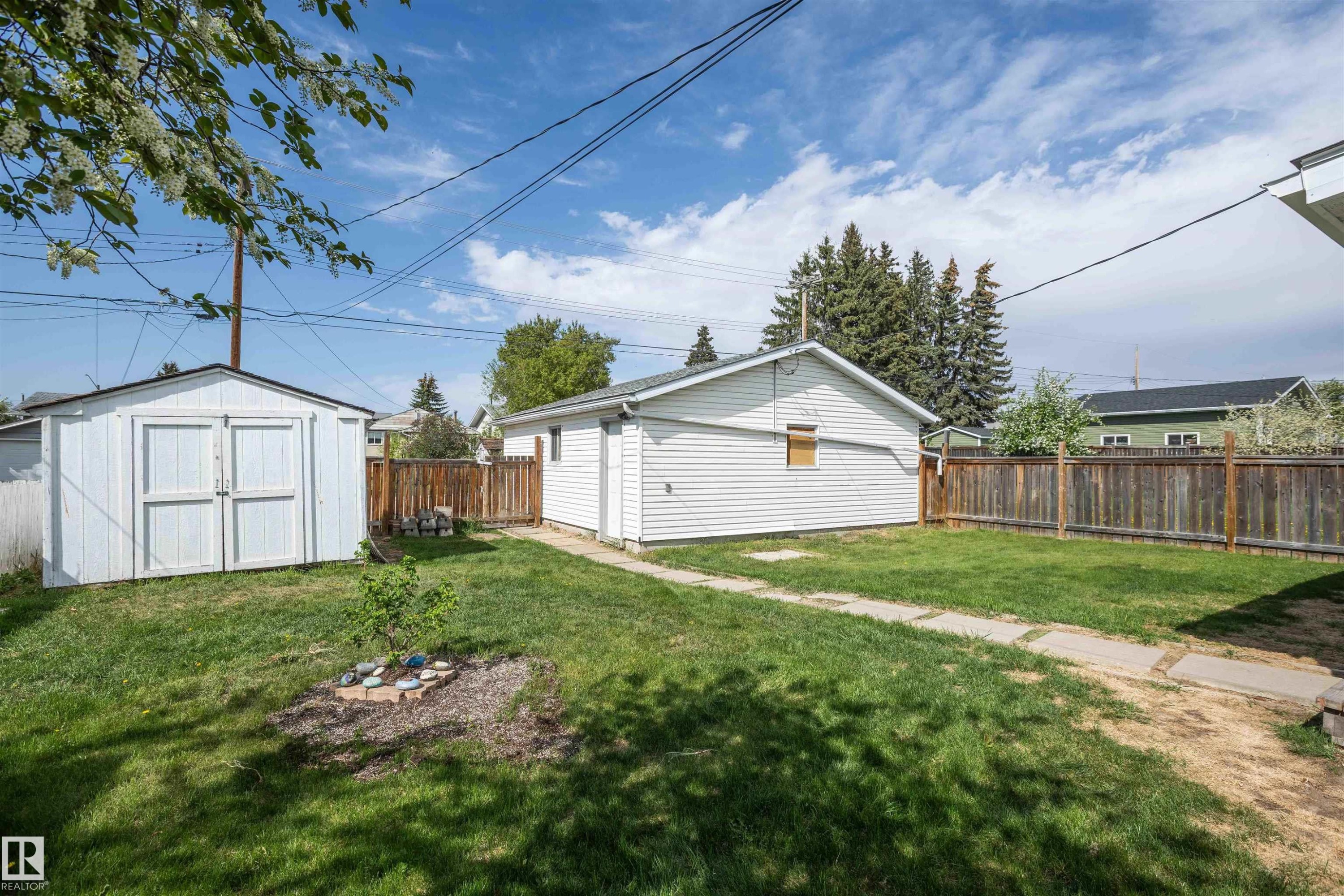 












4414 54 Avenue

,
Barrhead,




AB
T7N 1J9

