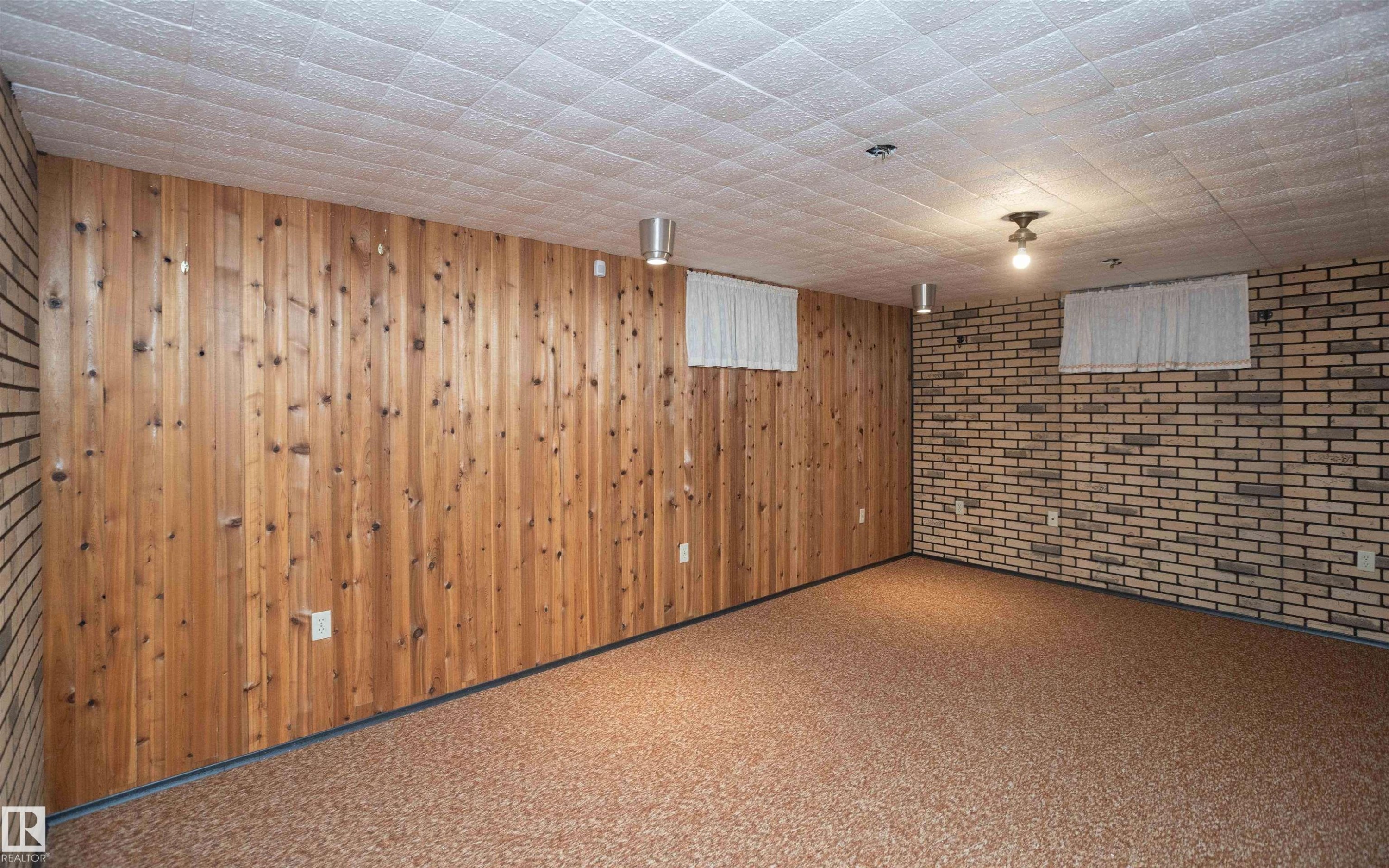 












4414 54 Avenue

,
Barrhead,




AB
T7N 1J9

