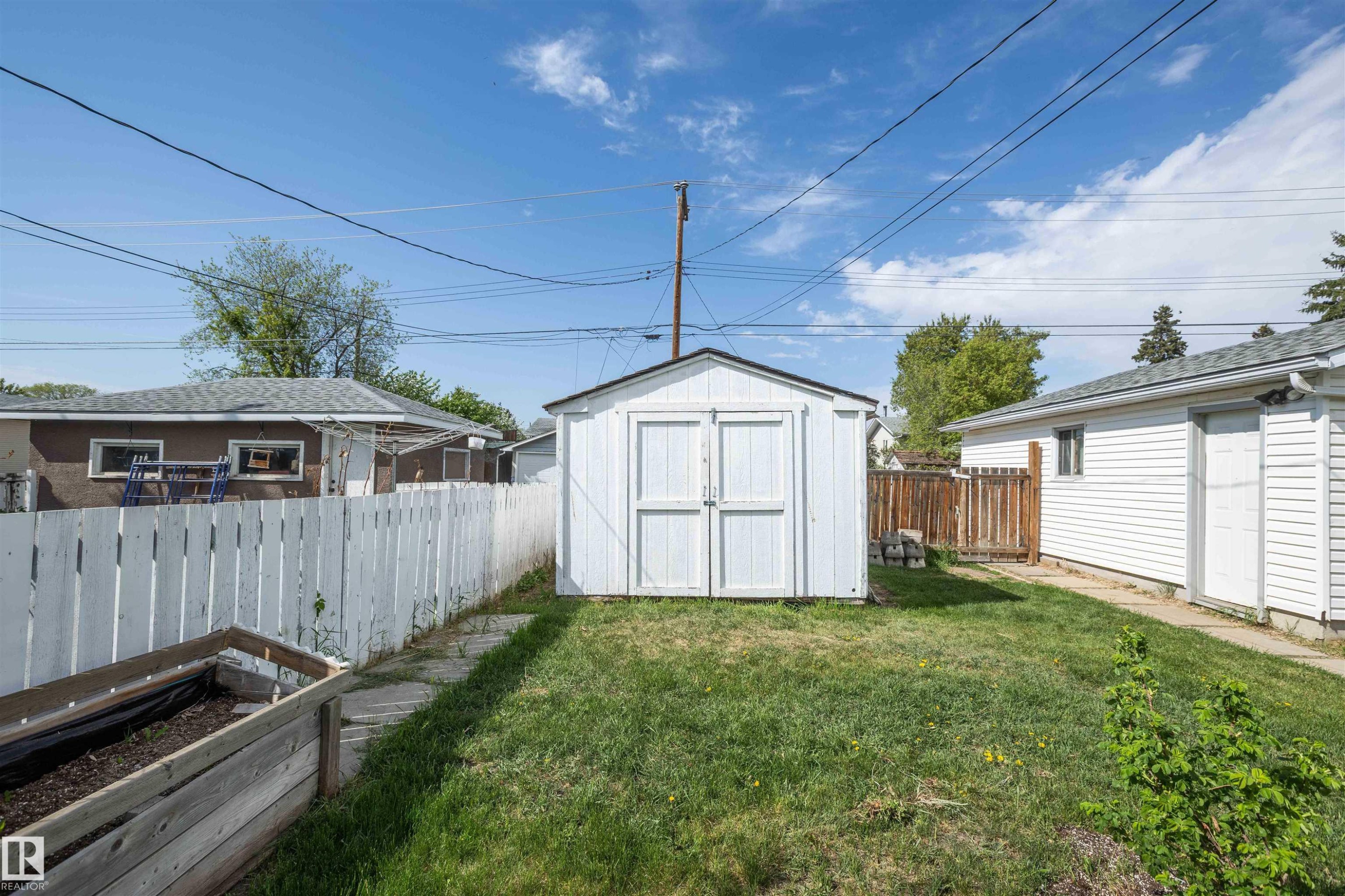 












4414 54 Avenue

,
Barrhead,




AB
T7N 1J9

