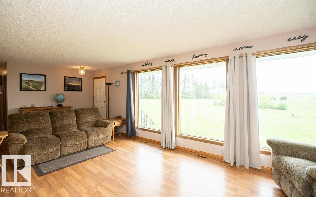 












57532 Rg Rd 270 

,
Rural Westlock County,




AB
T0G 0H0

