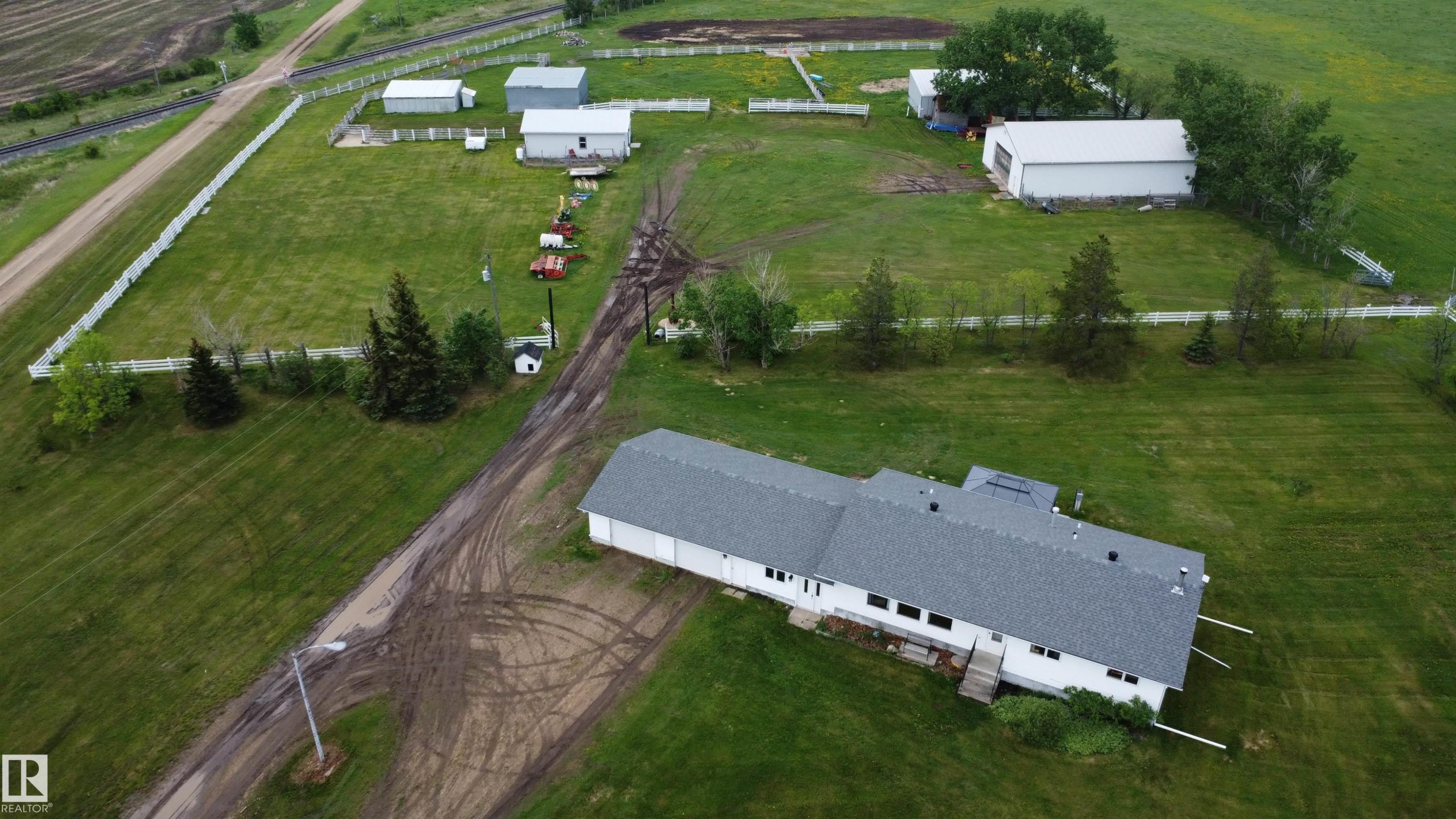 












57532 Rg Rd 270 

,
Rural Westlock County,




AB
T0G 0H0

