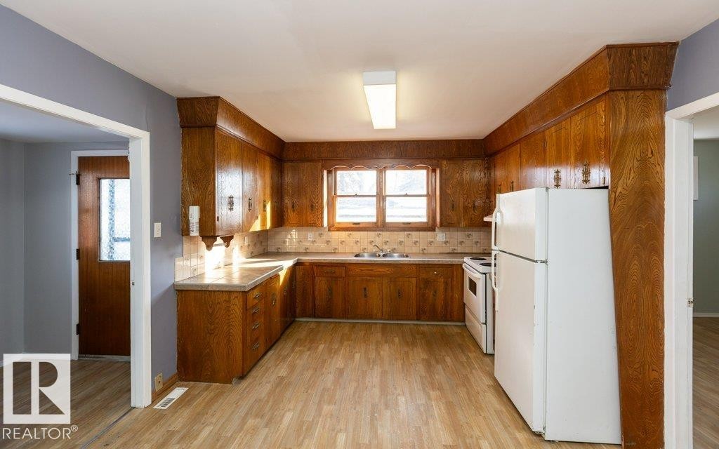 












9836 100 Street 

,
Westlock,




AB
T7P 2R2

