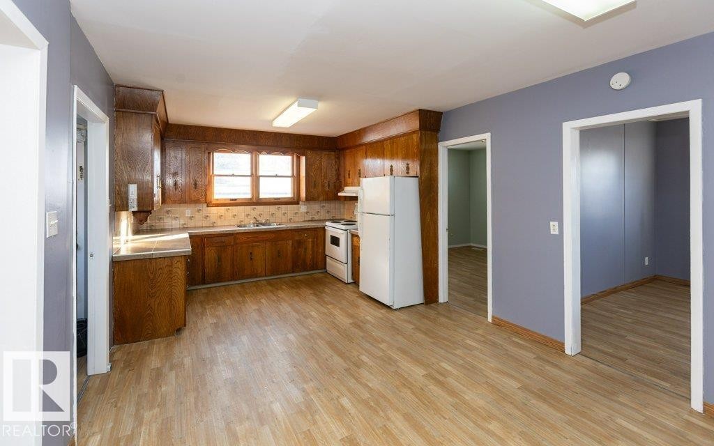 












9836 100 Street 

,
Westlock,




AB
T7P 2R2


